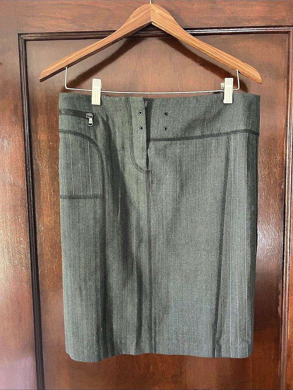 Barbara Bui Women's woolen Pencil Skirt Size large/42. Like New